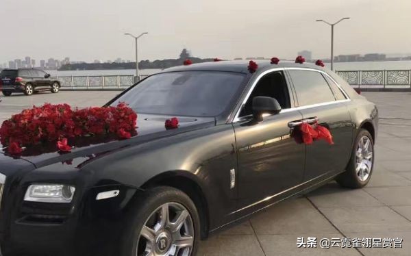 黑色劳斯莱斯婚车扎花,当劳斯莱斯遇到婚车