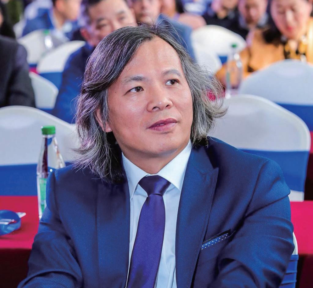 温州富二代，不继承家业独自创业，买巴西森林，留长发，为啥？