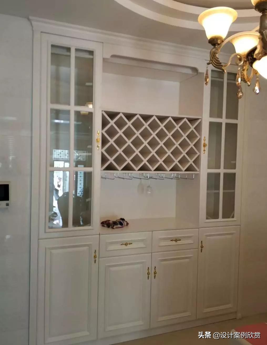 现代简约餐厅客厅隔断酒柜1.2米,餐厅酒柜设计实景图