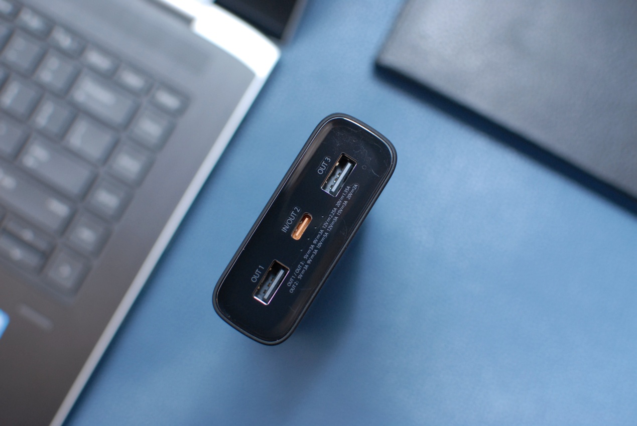 小米移动电源3超级闪充版最高55W,小米移动电源3超级闪充和高配版