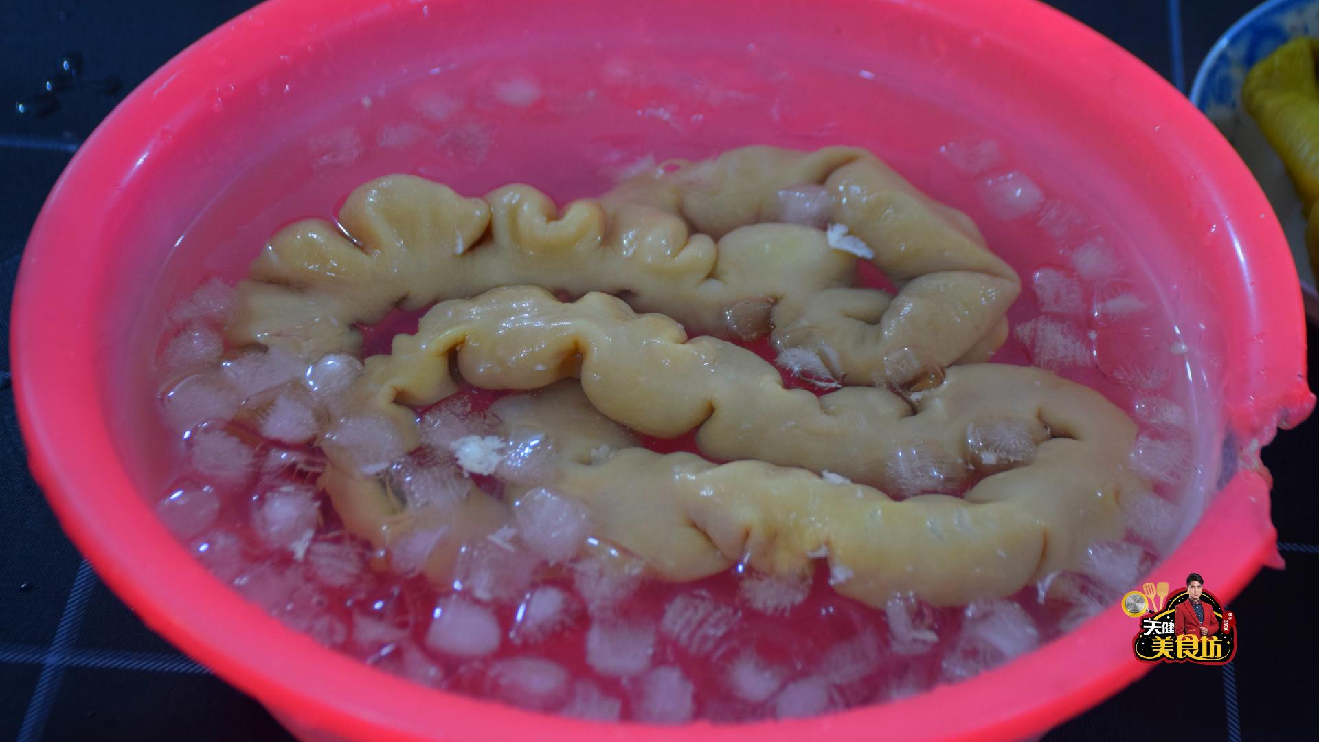 猪大肠怎样炒不会咬不动,猪大肠怎么炒才会脆