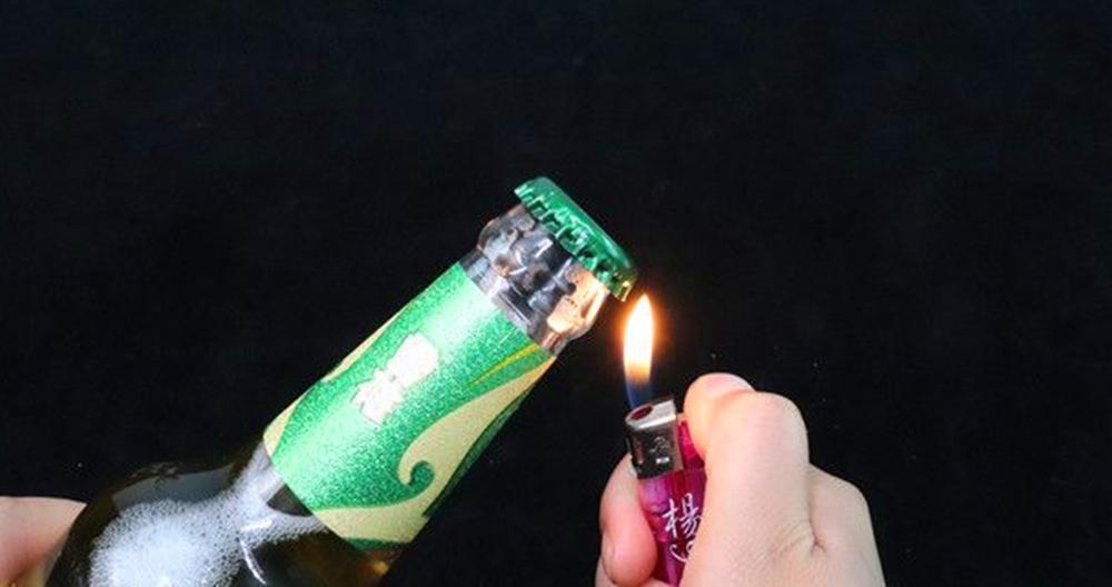 夏天来了,教你如何轻松打开啤酒盖,不用开瓶器也能轻松打开