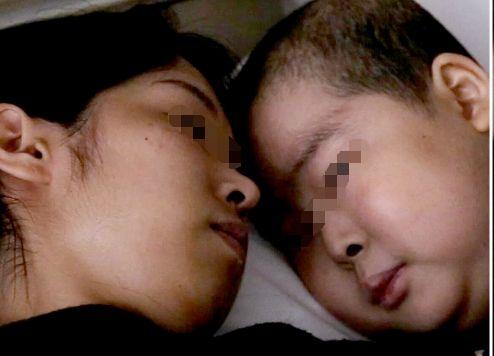 儿子10岁和妈妈一起睡的坏处,儿子12岁还和爸妈一起睡怎么办