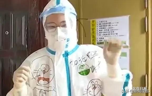 超级无敌可爱！医院院长在接受采访，摄像机意外拍下这一幕……