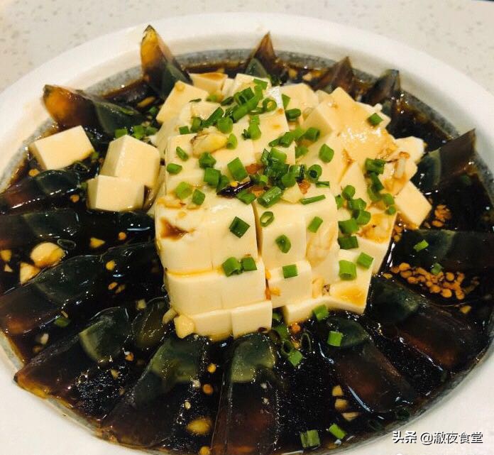 澈夜食堂｜有人祝你快乐，我只愿你嘬完这盆虾子，觉得人间值得