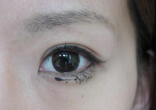 画好眼妆眼线不晕染的关键所在,内双画眼线总是晕染