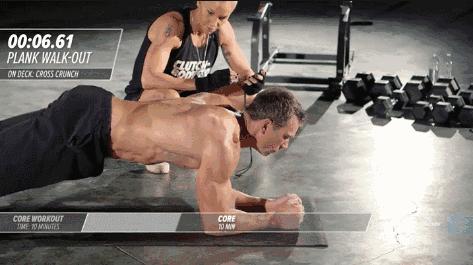 *辱侮**中国肌肉男的身材？网友：呸，你不配