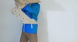 大隐隐于市!日本高玩用纸箱自制各种可变换形态道具,走红网络