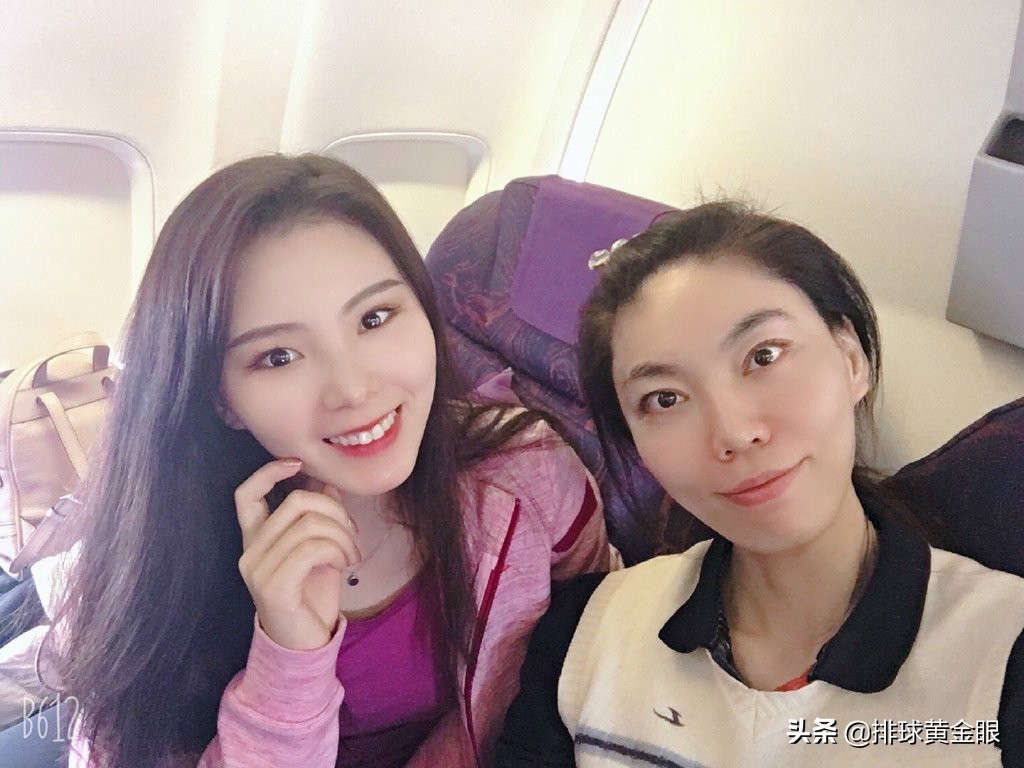 女排名将与8岁小男孩互动,女排名将全家福曝光