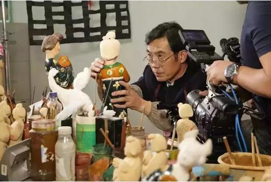 农民捐赠明代纯金文物获200元奖励,农民捐19件古董给故宫