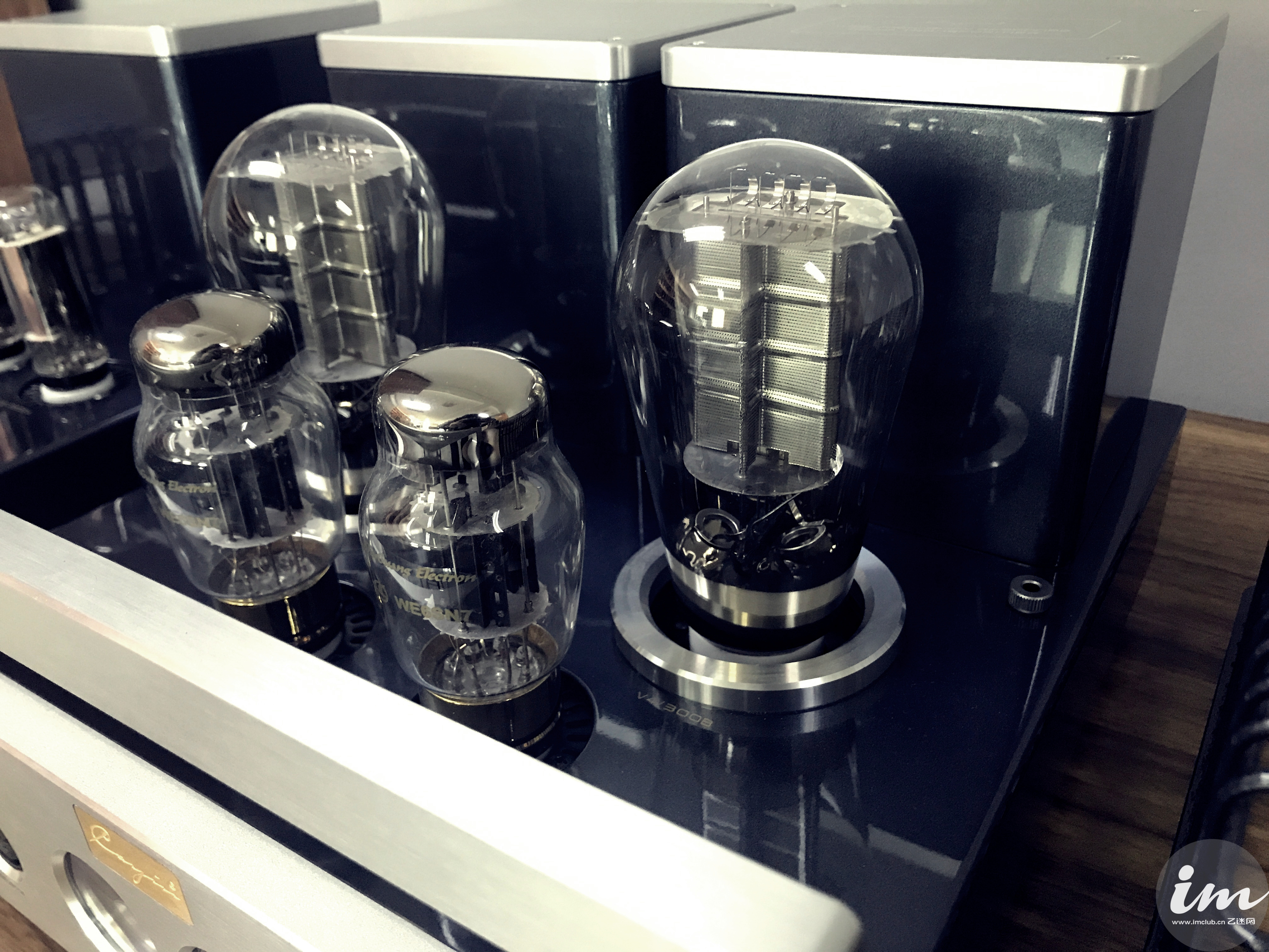 胆石机和电子管有什么区别,胆机与石机功放优缺点