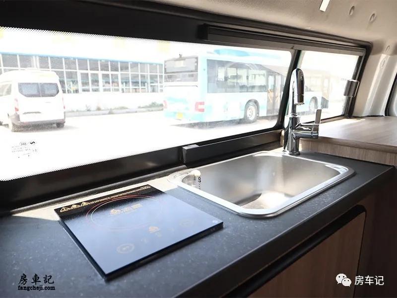 金杯小海狮五座有多大空间,2019金杯小海狮