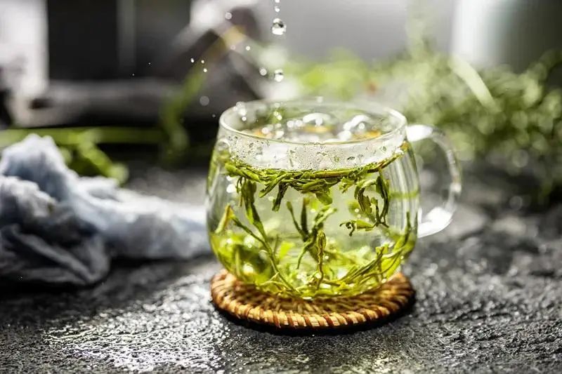 春天的第一杯茶颜悦色奶茶,春天的第一杯竹筒茶