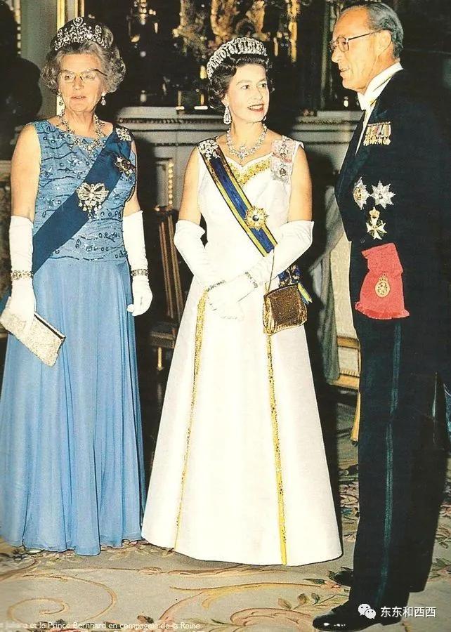 盘点英国女王戴过的王冠,英国女王和凯特戴同样的珠宝