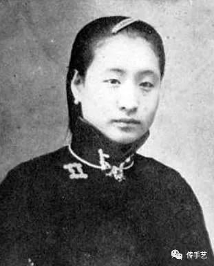 听过“塑身衣”,听过“塑脸领”吗?民国显瘦第一神器