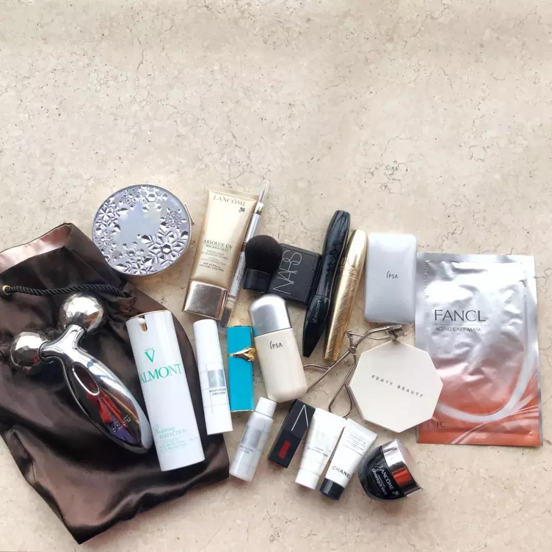 突击检查包里都装什么,突击检查化妆品包包