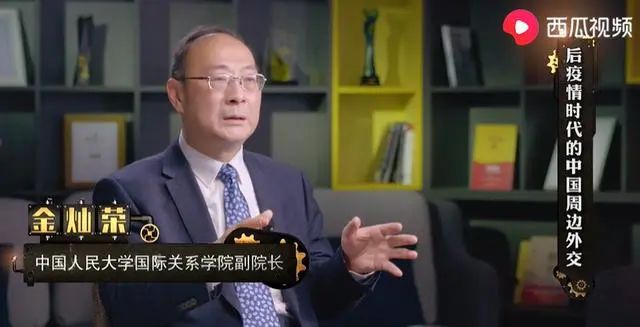 这个满口大碴子味儿的东北男人,可能是全网最“笨”的博主了