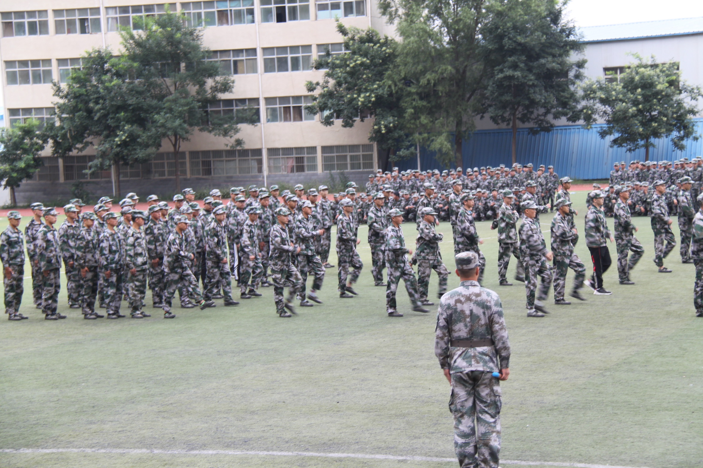 举行国防教育总结表彰暨开学典礼,甘肃国防技工学校