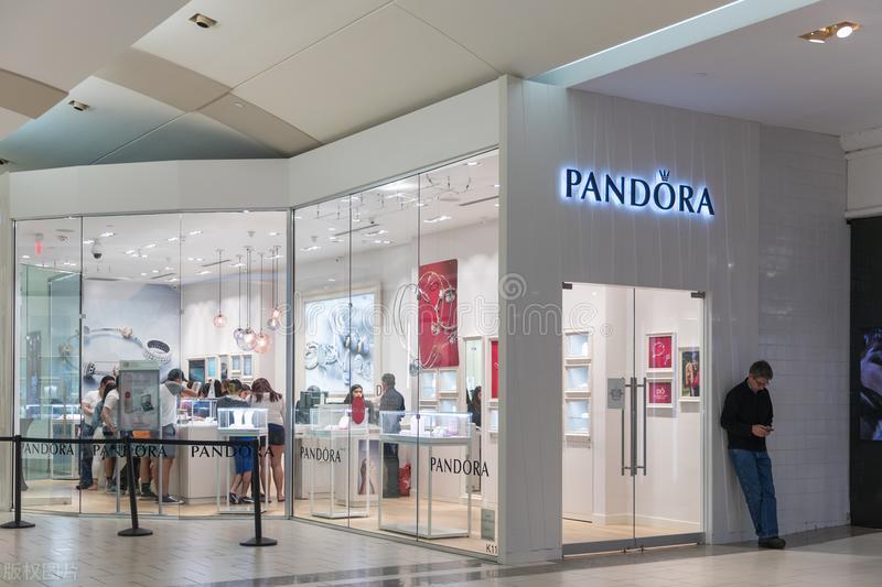 周大福和老凤祥哪一个好,老凤祥和周大福哪一个品牌更牛