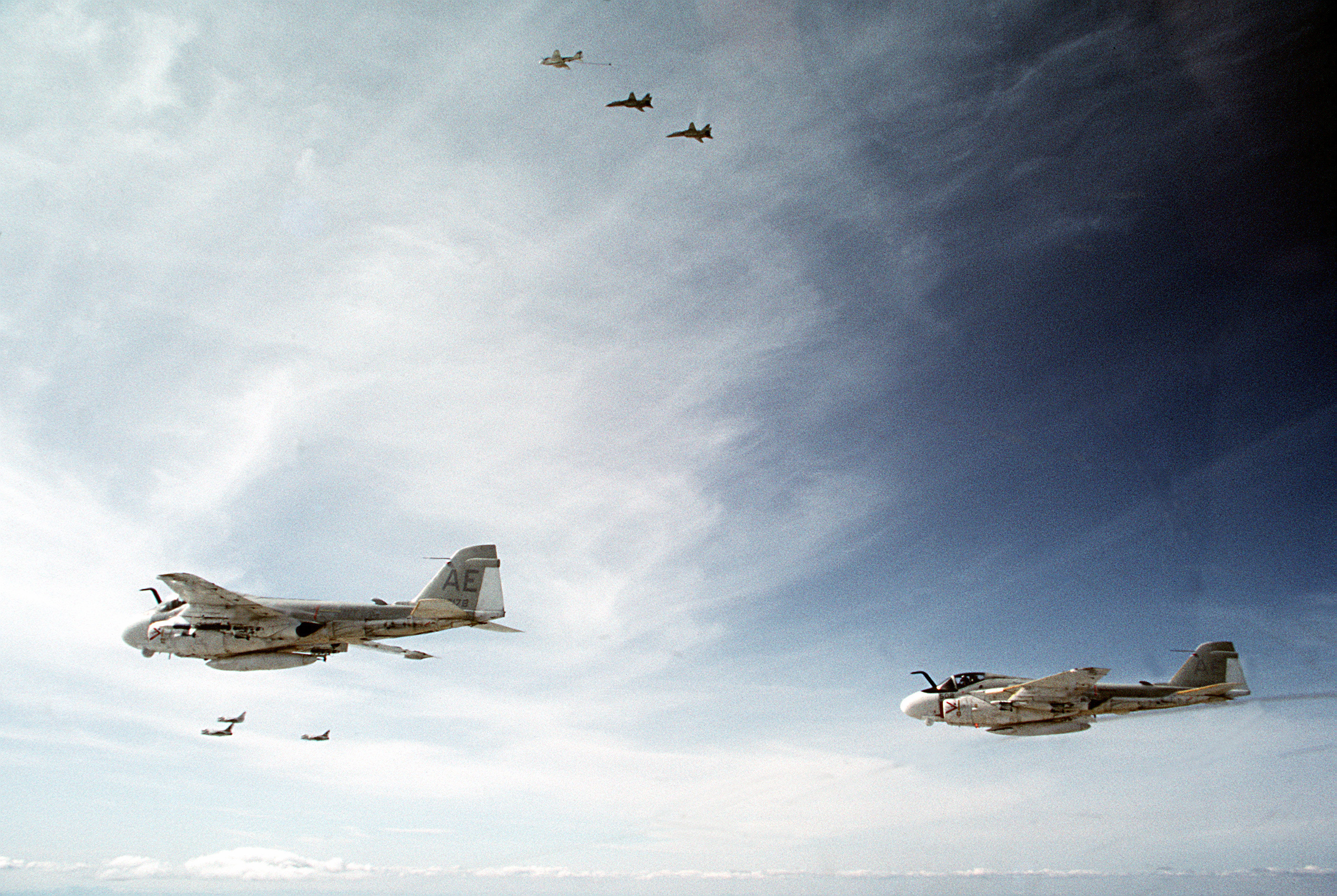 越南战争中比B-52轰炸机投弹还要多的飞机——A-6攻击机