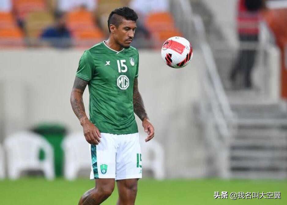 保利尼奥解约后评价恒大,终于明白为什么曼联闷平曼城