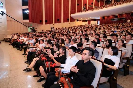 华北电力大学新生开学第一课：奋斗的青春最美丽