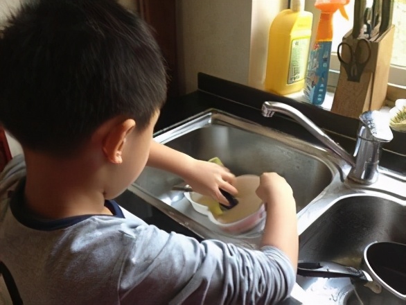 家长和孩子玩心眼,家长要懂得和孩子耍心眼儿