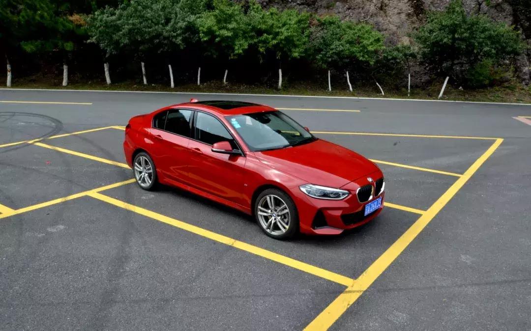2020宝马1系120i时尚版三厢,bmw三厢120i1.5