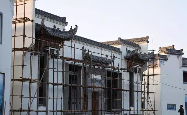 成龙捐收藏全部古建筑,成龙的古建筑和收藏品是什么