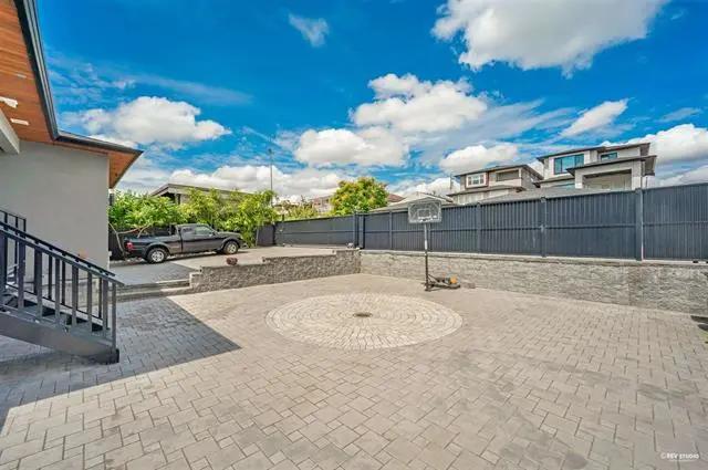 住在本拿比的理由，一个就够了