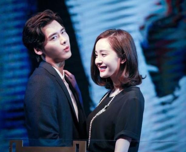 明明很喜欢，却偏偏要疏远！这7对离心的CP，让人“意难平”