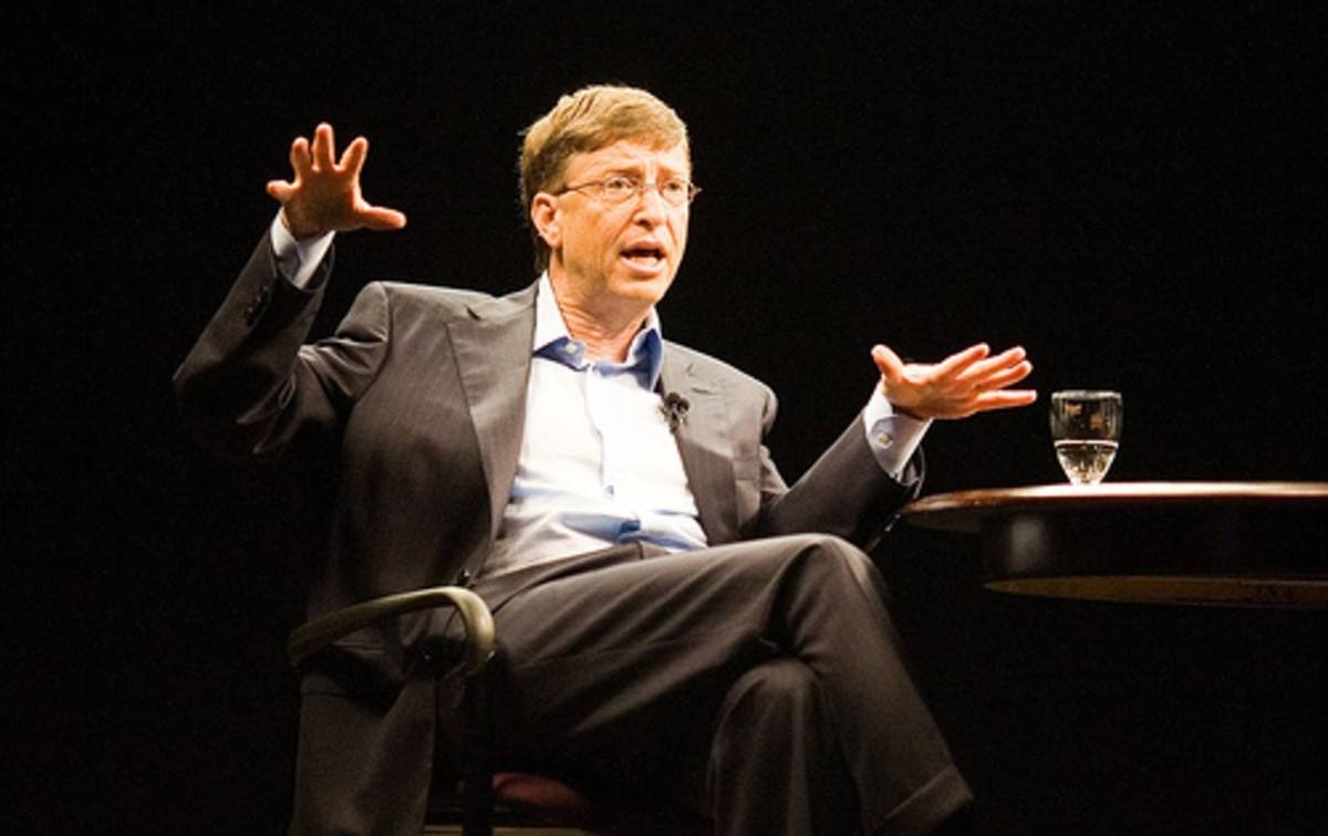 回顾WPS发展史：原本领先于微软Office，雷军却被迫重新设计