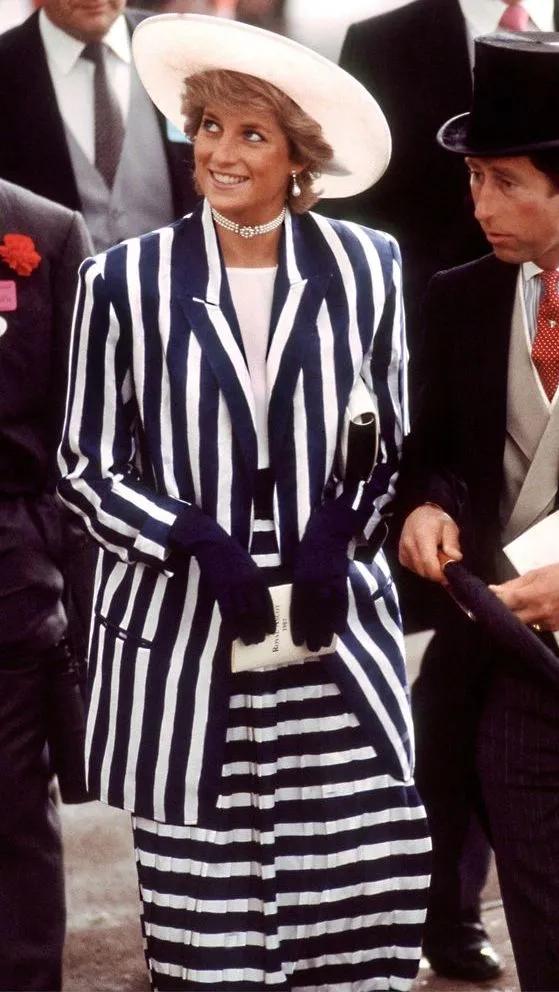 除了优雅贵气,珍珠还能休闲、叛逆、又嘻哈?