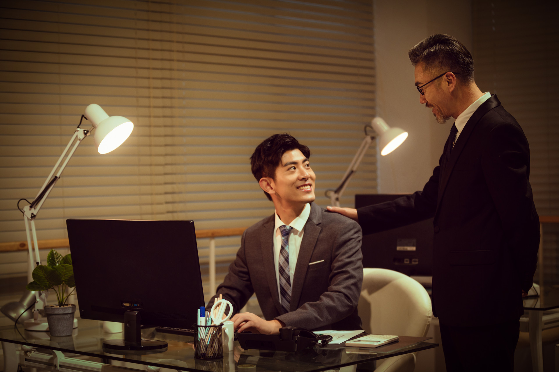 领导挤兑员工离职应对,怎么把领导挤兑走