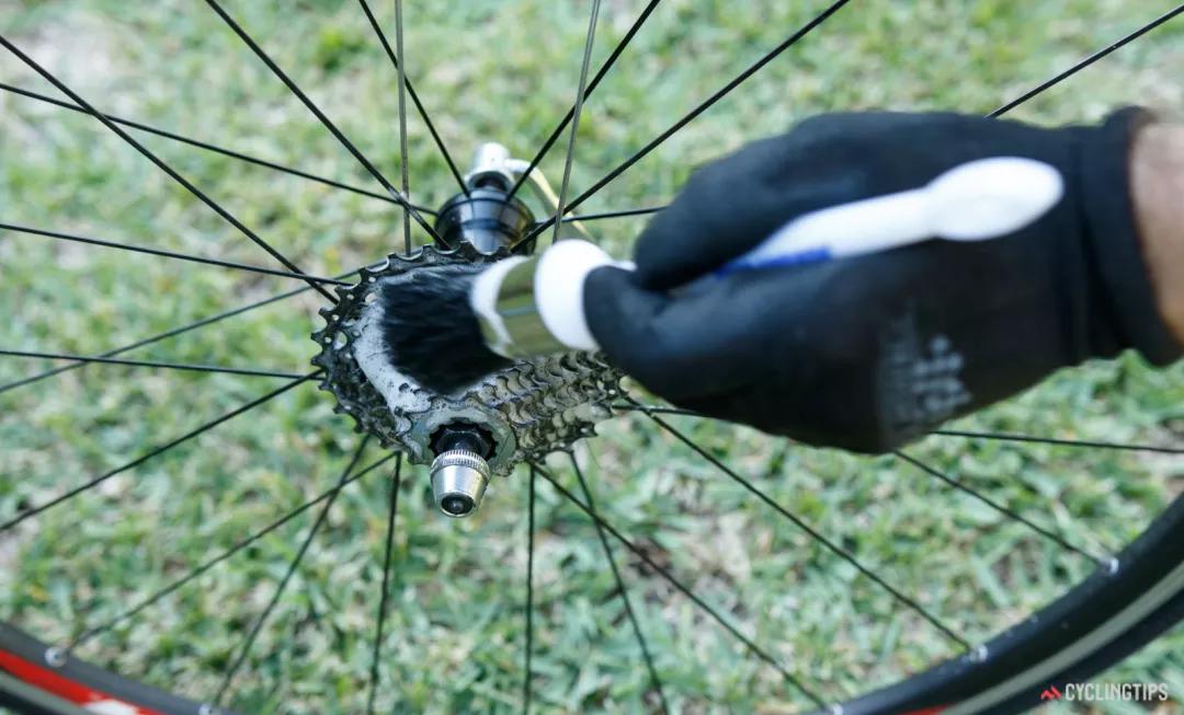 这可能是最全的链条清洗方法,自行车链条清洗正确方法