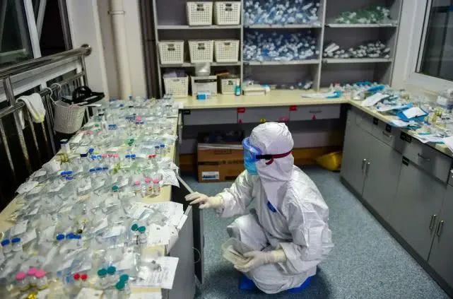 抗击疫情致敬每一个医护人员,抗击疫情致敬白衣天使