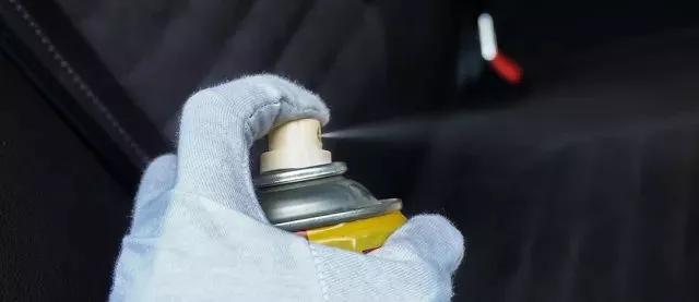 汽车真皮座椅的养护清洁翻新,汽车座椅有裂纹怎么修复