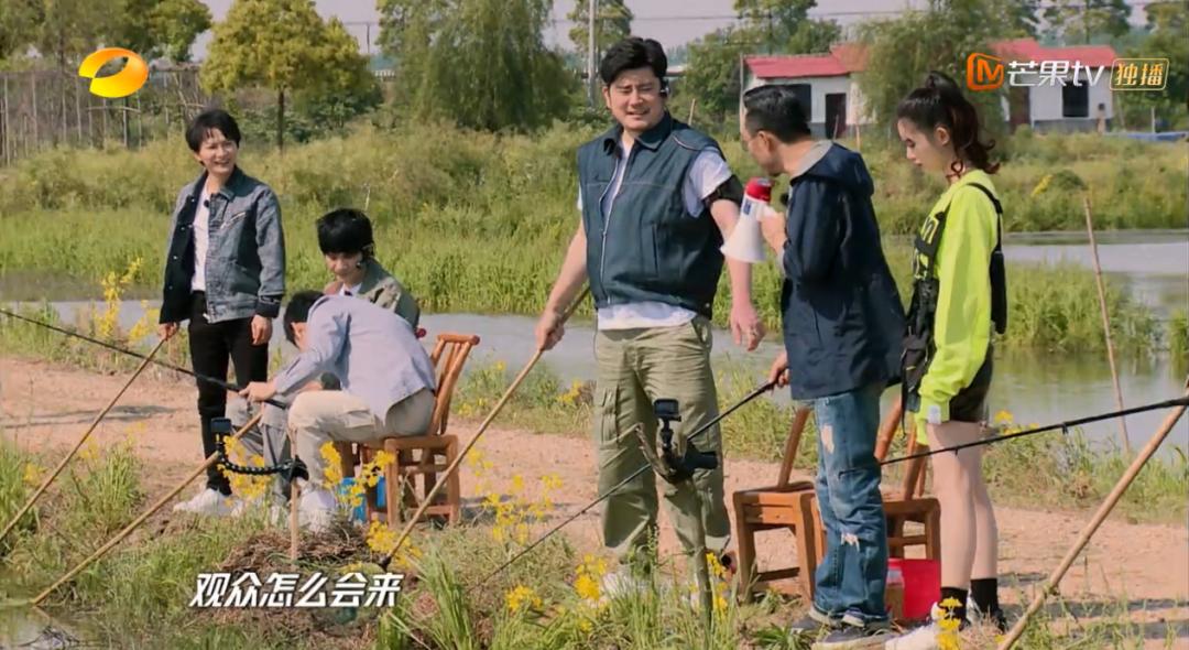 曾经的顶流，怎么糊成了这样？