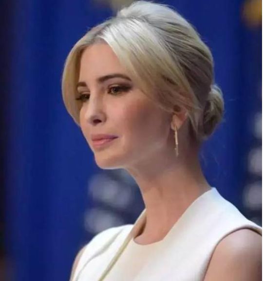 伊万卡素颜出街也好美,伊万卡回归生活