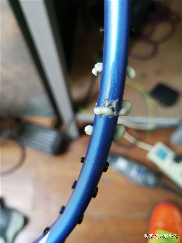 羽毛球拍断了修复教程,羽毛球拍的拍框断了怎么修理
