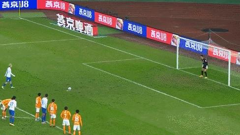 疯狂5-0！足协杯4外援鲁能5球胜卓尔，24岁锋霸轰帽子戏法