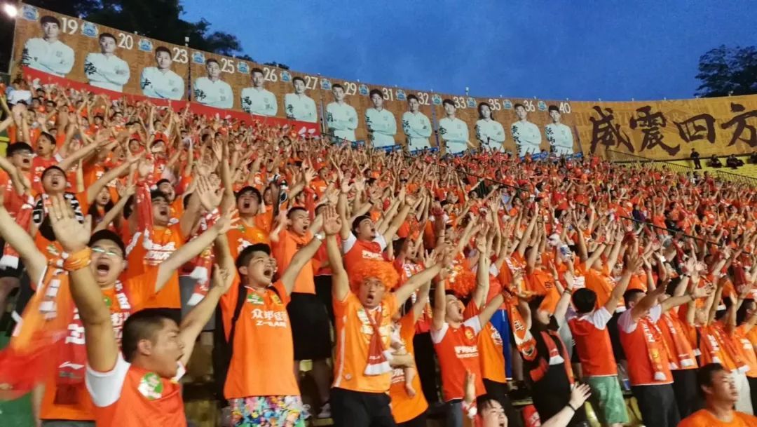 武汉卓尔0:5广州恒大,坚韧如钢铁温柔如蝶翼