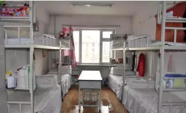 学生宿舍选上下铺有什么讲究吗,学生宿舍上下铺要什么