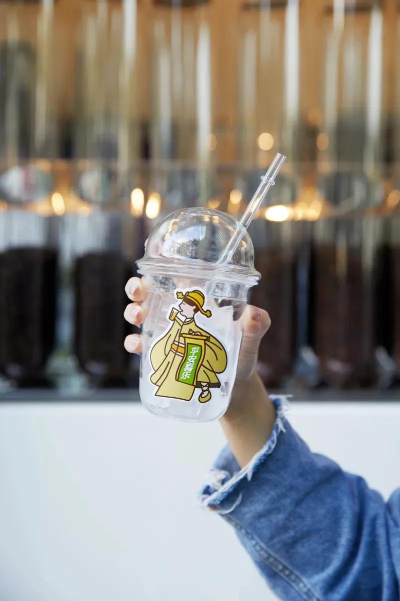 一杯饮料赚16元,一杯饮料1000元