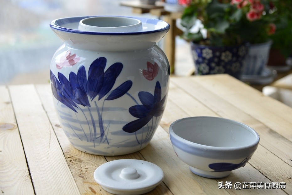 纯干货：我的6年养护经验助你成功腌制一坛可传家的四川泡菜水