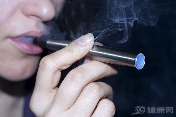 二十多年的烟对肺危害多大,18岁的肺会和七八十岁的人一样吗