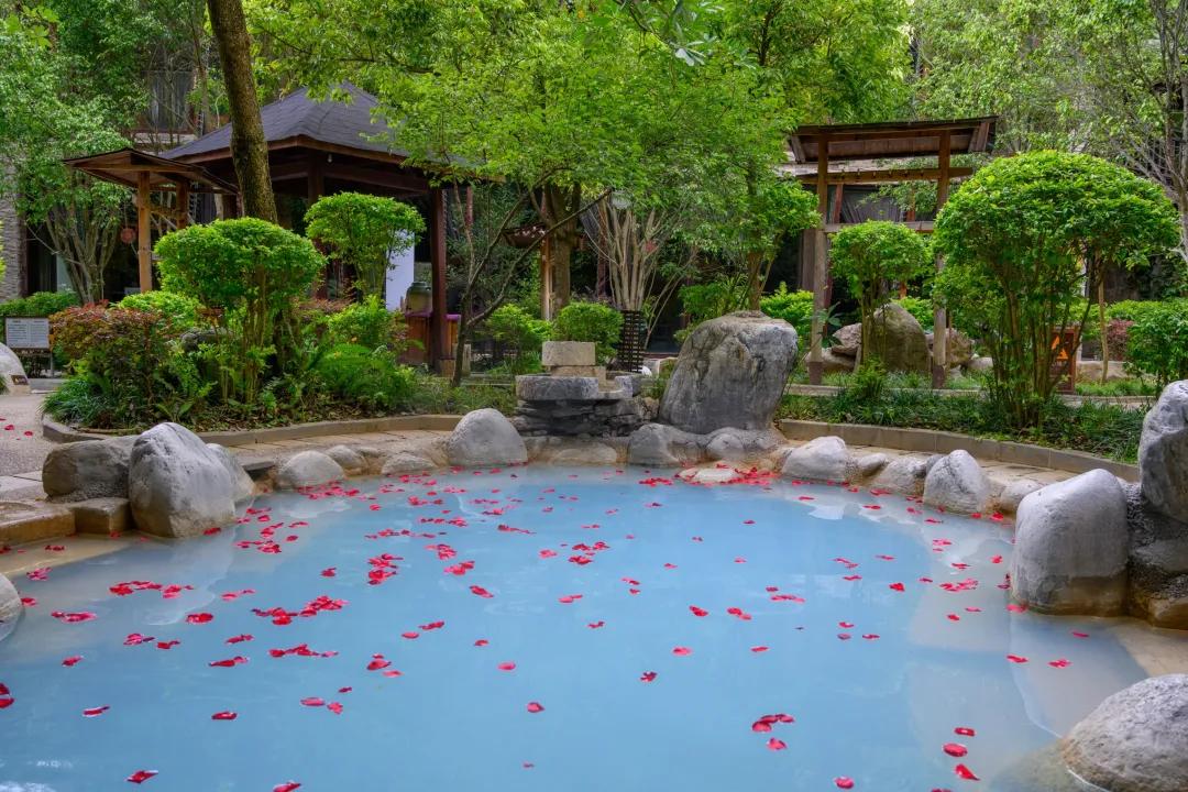 泡地热温泉应注意的问题,冬季泡温泉的正确方式你了解吗