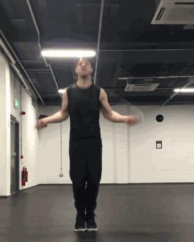 学跳绳零基础慢动作教程健身,方便又实用无绳跳绳运动健身