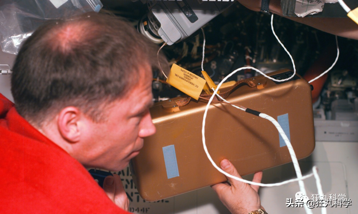 原来胶带也可以当粘粘球来玩,原来胶带还能这样用