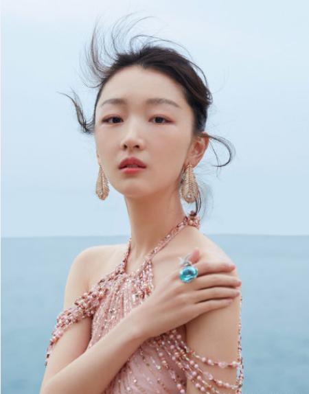 周冬雨戴口罩照片,周冬雨戴口罩